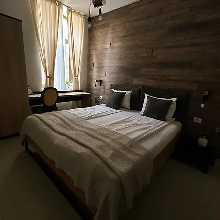 Timhouse 3*