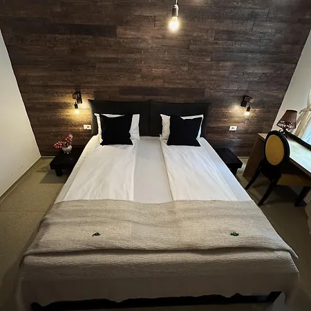 Timhouse 3*
